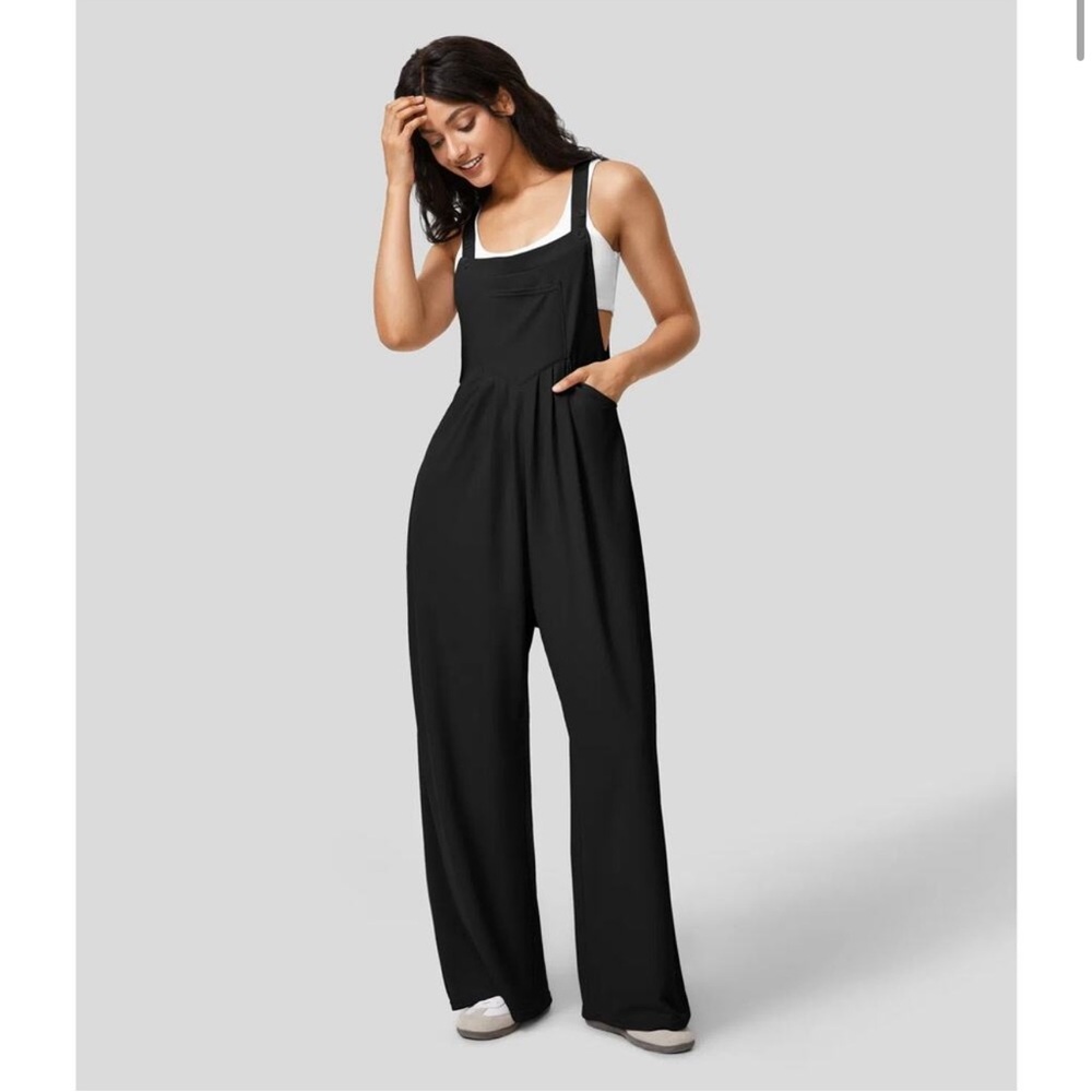 Halara Black new with tags wide leg jumpsuit size medium